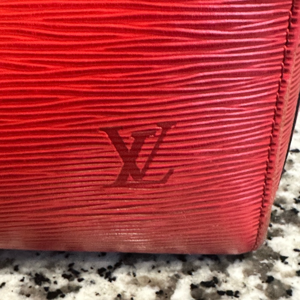 Louis Vuitton Epi Speedy 25 in Castilian Red. - Picture 11 of 16